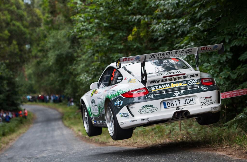 Rinoire's tweet photo. #FlyinFriday
#Porsche https://t.co/wigdeZmJ7W
