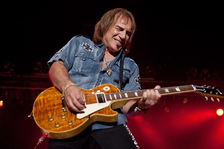 Happy Birthday Dave Amato! 
Lead Guitarist Reo Speedwagon
(March 3, 1953) 