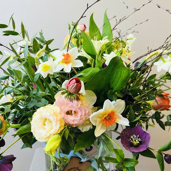 Beautiful bouquet for Mothers Day, filled with British grown flowers. Using planet friendly packaging for delivery and for wrapping - of course! 

#mothersday2023
#mothersdayflowers
#britishflowers
#mothersdayideas
#sustainableflowers