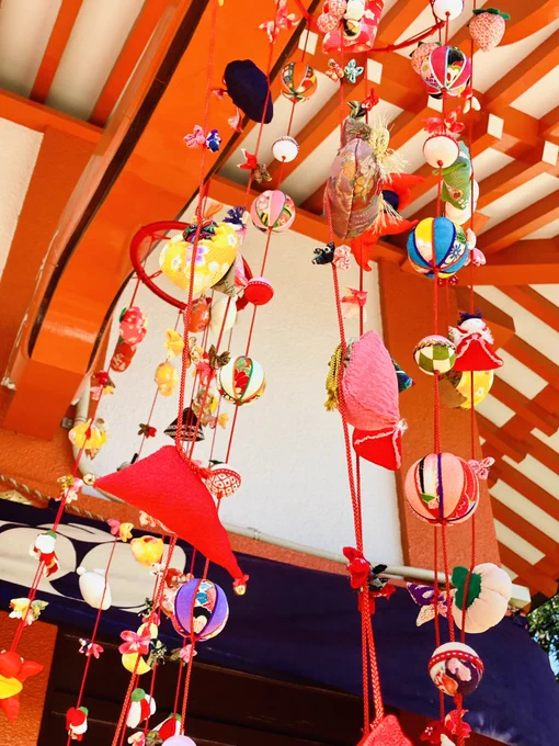 近所の神社は桃の節句が大祭なので出店や御囃子で賑やか 