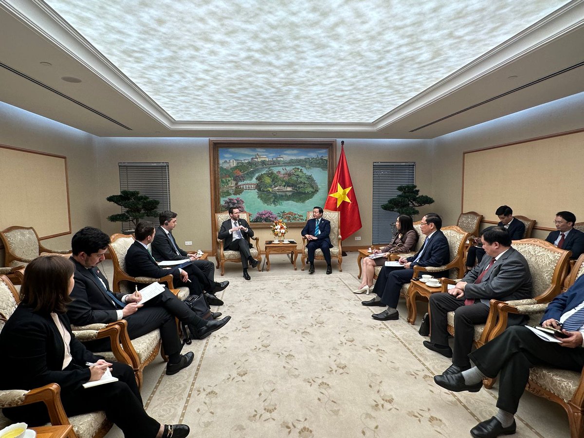 UKinVietnam's tweet photo. This week, our Ambassador @IainFrew met with 🇻🇳 Deputy Prime Minister Tran Hong Ha. Extensive discussions on the Just Energy Transition Partnership #JETP, renewables &amp; offshore wind energy, and how public &amp; private sectors can work together to support the energy transition in 🇻🇳. https://t.co/rm7z82R8sq