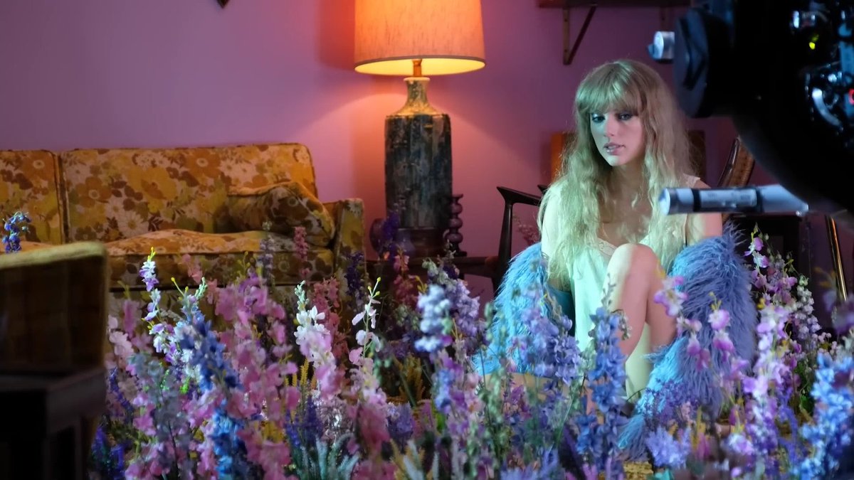 #LavenderHazeMusicVideo behind-the-scenes taylor.lnk.to/LHremix