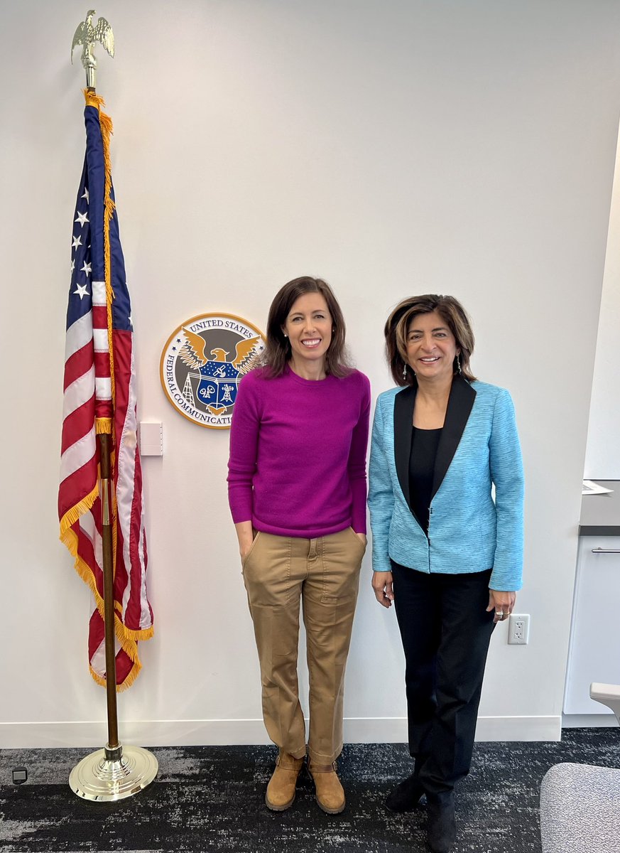 Such an honor to spend time this morning with 𝐅𝐂𝐂 𝐂𝐡𝐚𝐢𝐫𝐰𝐨𝐦𝐚𝐧, 𝐉𝐞𝐬𝐬𝐢𝐜𝐚 𝐑𝐨𝐬𝐞𝐧𝐰𝐨𝐫𝐜𝐞𝐥, to discuss the two passions we have in common: accelerating #NG911 nationwide & #WomenIn911. #publicsafety #savinglives #thankyou911 #ng911 #firstresponders #911saves