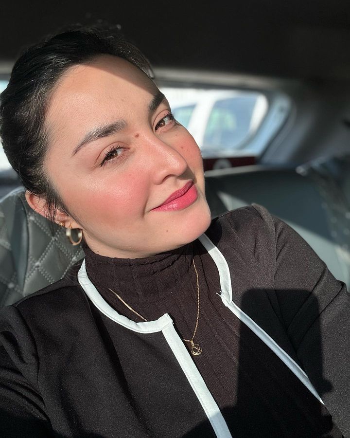 LevesqueCallie's tweet photo. I refuse to go back to the old me.I'm becoming a better person using my past experiences as lessons.🖤🖤🖤 https://t.co/lsdqGxYCSc