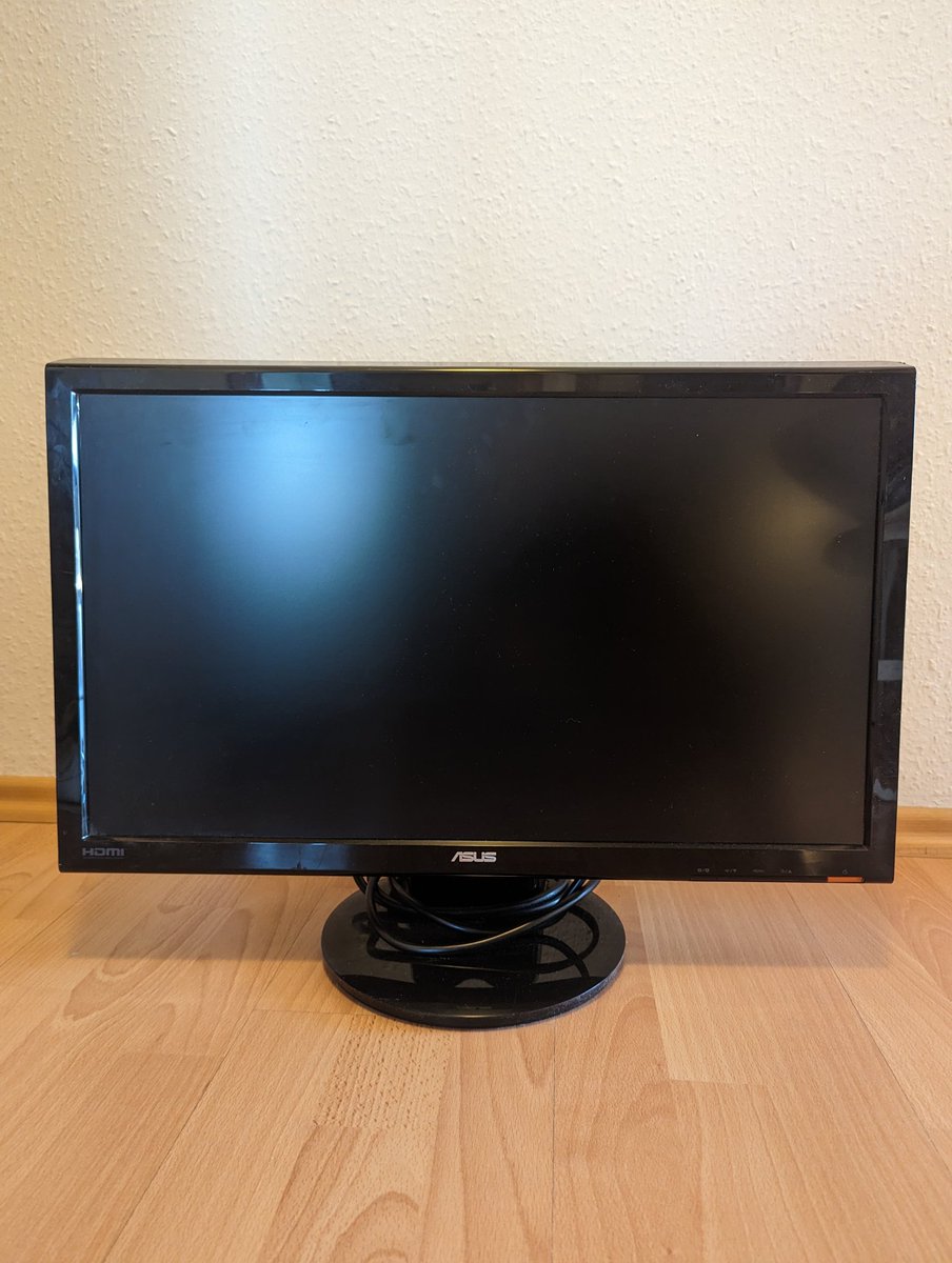 Tauschtini's tweet photo. #verschenke 
Ne Spaß aber Tausche gegen gleich oder höherwertiges!
Slide einfach in meine DM's wenn du Interesse hast 🤝 https://t.co/0i0lswKKPS