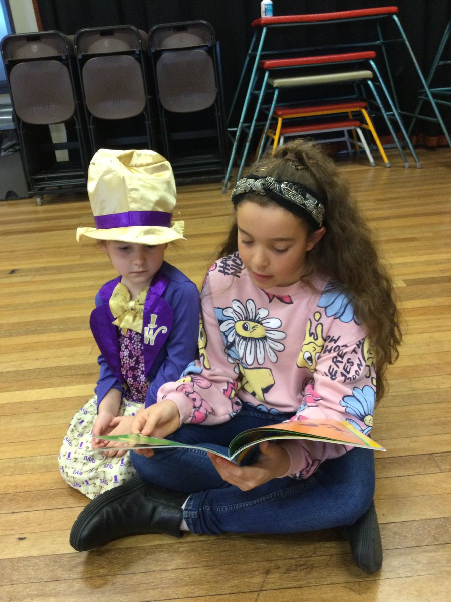 TheRichmondPri's tweet photo. #Reading #Books #WorldBookDay2023 #ReadingBuddy Thank you to #Year5 for giving #EYFS some time out of their day! #ReadingForPleasure #ReadingMakesYouClever https://t.co/1jQK1ym6AN