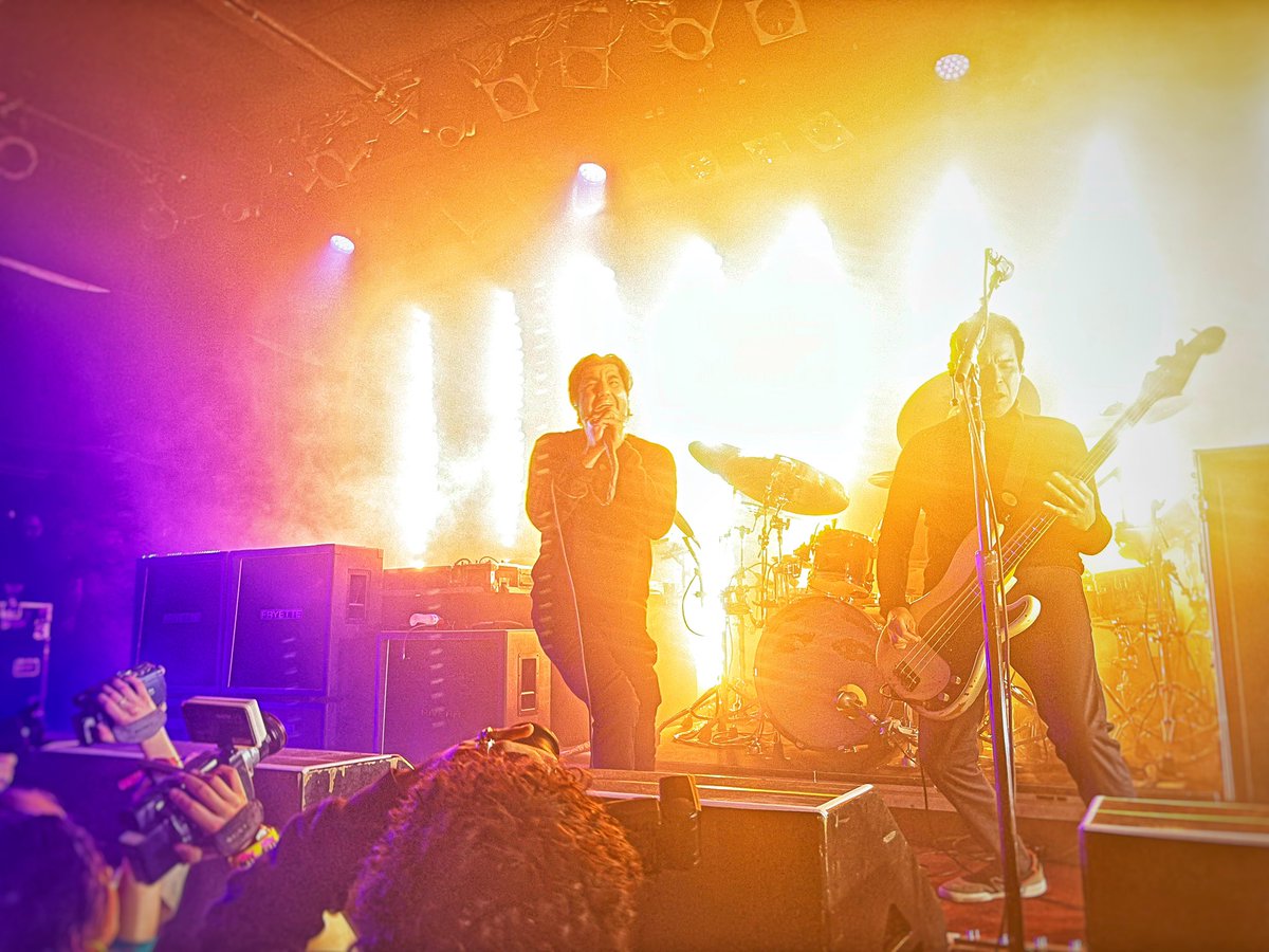 Thanks to the homie that hooked me up with the FREE PINK WRIST BAND!! <a href="/deftones/">Deftones</a> crushed!! #deftones