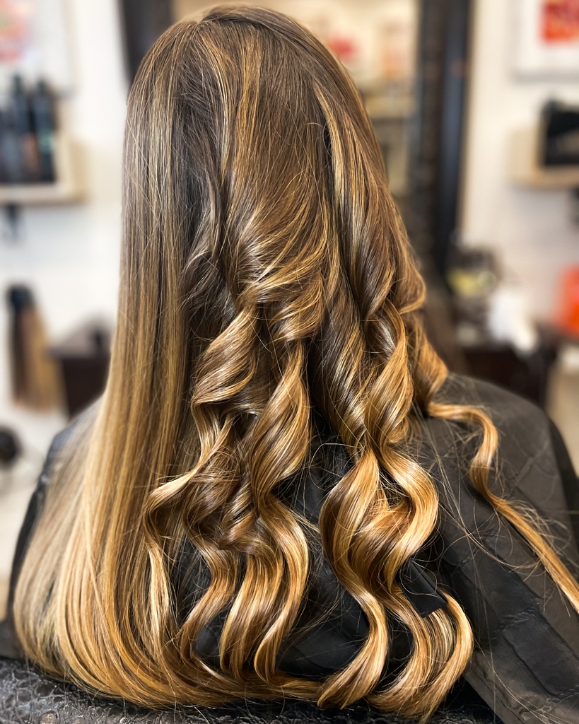 studiosavvy1's tweet photo. Curls curls curls... the secret to the perfect curls is the perfect products! Go check out the Studio Savvy hair product collection on your next appointment to get the must-haves for fresh curls.
-
- 
#perfectcurls #hairinspo #2023hair #curlproducts #deenasavvy #studiosavvysalon https://t.co/vGU6Tql0Uf
