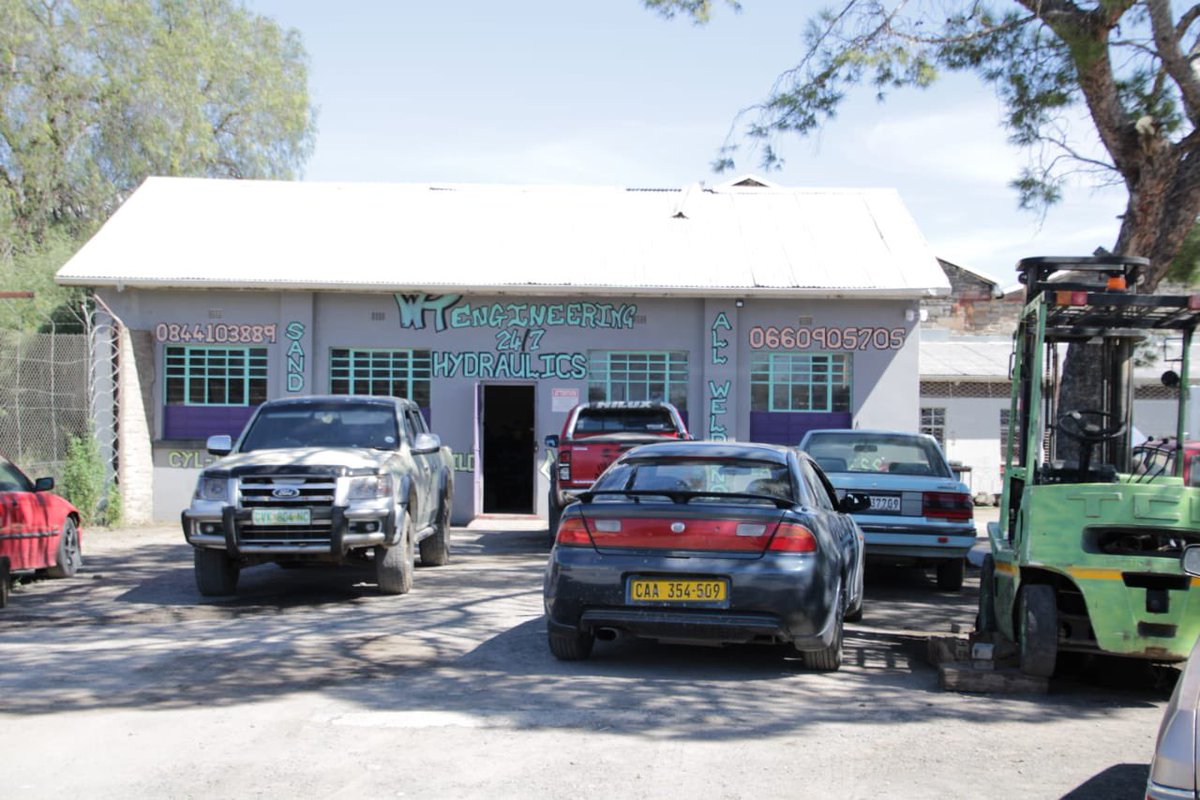 GaytonMcK's tweet photo. We assisted 10 emerging businesses with free rental in Beaufort West, 2 didn’t make it, 8 are requesting bigger premises because business in booming. The weapon against unemployment is for the State to help SMMEs. https://t.co/3JhraNX4cD