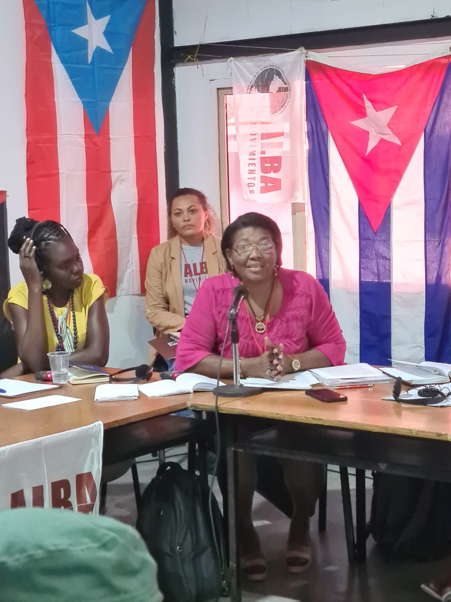 Gertrudis6303's tweet photo. Delegación cubana a la Reunión de la Coordinación Continental ALBA Movimientos expuso los ejemplos de solidaridad e internacionalismo de #Cuba y entregó las invitaciones a personalidades que  participarán en las actividades por el 1ro de mayo. #MejorEsPosible #VivaEl1roDeMayo https://t.co/fcsf4HVpAV