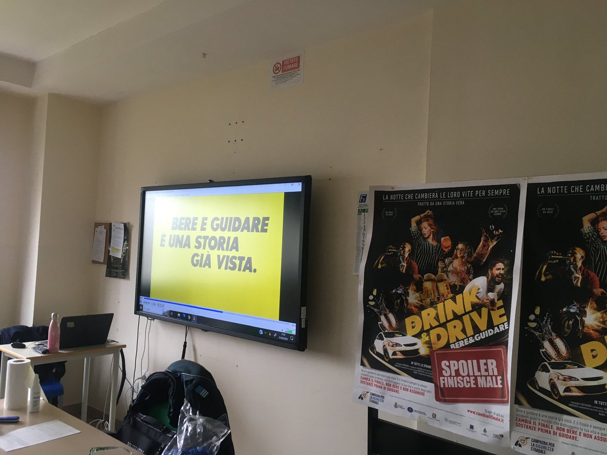 PLUCMAN1's tweet photo. #PLUcman #cambiailfinale.it Dopo gli incontri con gli studenti delle scuole superiori tornano i controlli stradali contro l’abuso di alcol e stupefacenti questo fine settimana #noicisiamo https://t.co/Ug0SfYXzuS