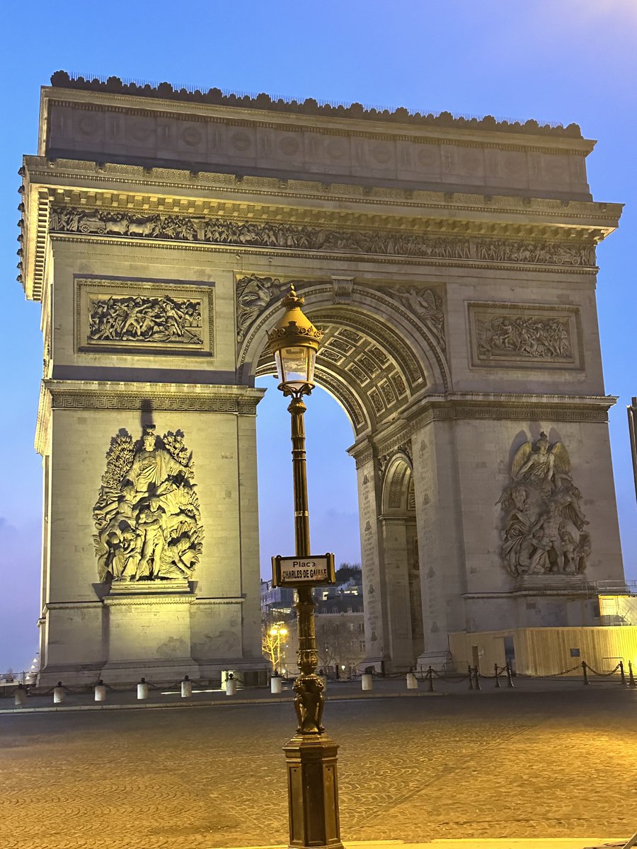 D-14 for ⁦⁦⁦⁦<a href="/ParisBlockWeek/">Paris Blockchain Week</a>⁩ (omg!) . You might get enough of my tweets but I cannot stop being amazed at that view. Post the pic of your best NFT here and get a chance to get a free ticket to ⁦<a href="/Web3xParis/">Web3XP</a>⁩