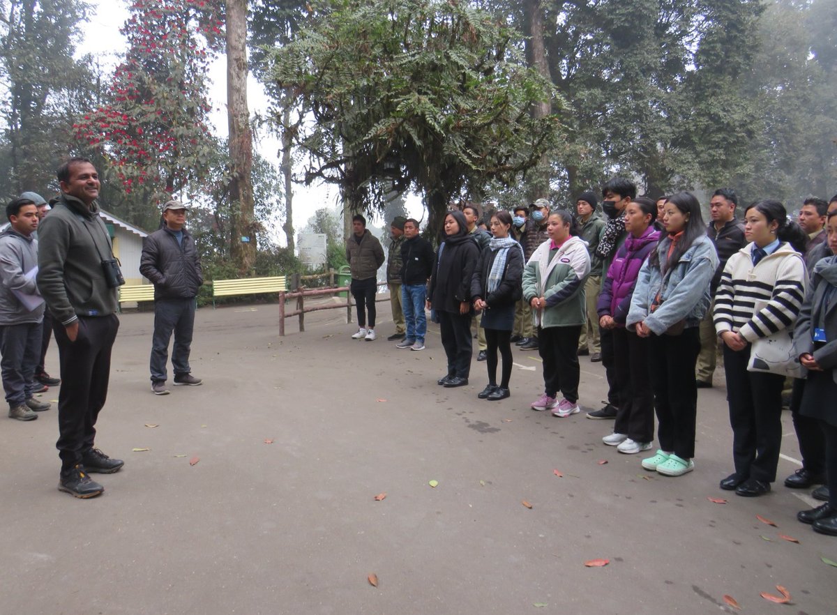 PnhzPark's tweet photo. On the occasion of #worldwildlifeday #pnhzp in collaboration with #wwf organized a bird watching activity around the zoo premises with the participation of Zoo staffs, members of the Darjeeling Bird Club and students of St. Joseph's College.

#pnhzp #WWF  #cza_delhi #moefccgoi https://t.co/woid0zKWha