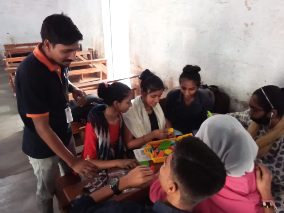 kishore9920's tweet image. Innovation club prabodh level training Day 04 at R.G.Shah Science  College Ahmedabad with aim to say &quot;I am an Innovator&quot;#Nodemcu #Dynamo #STEMeducation #ADVANCEagriculture
@PMOIndia  @CMOGuj @kuberdindor @vnehra @mnagarajan @STEMbotix @InfoGujarat @InnoClubCHE
@NarrotamSahoo