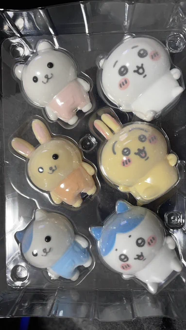 ちいかわBOX届いてた。なんとかバニアいい感じ!自立できるケース欲しいな 