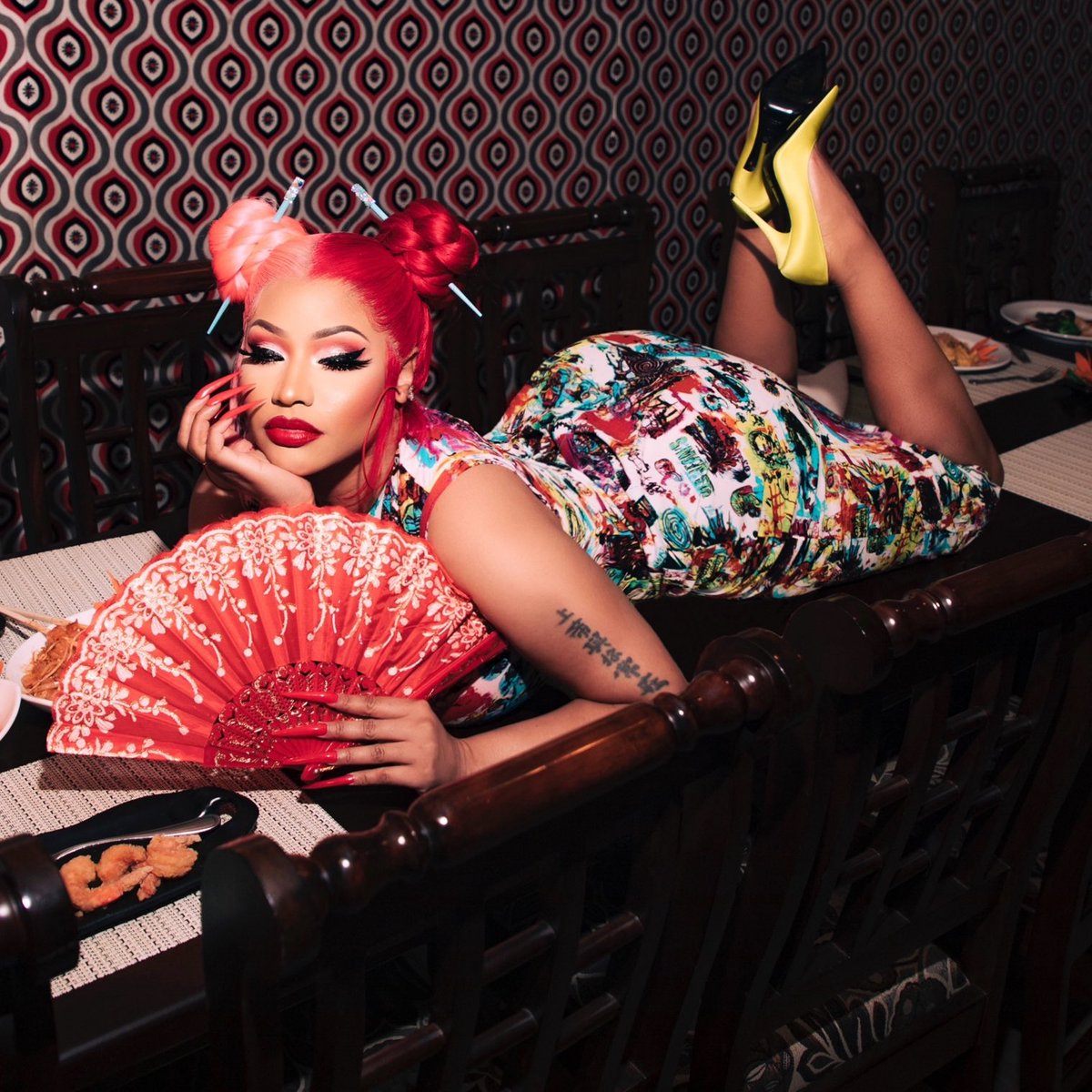 chartdata's tweet image. .@NICKIMINAJ extends her record as the rapper with the most #1 songs in US iTunes history (33).