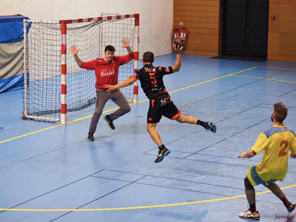 levyjordan3's tweet photo. @BigNeo_ Geek et sportif pour ma part! Pour la mode on repassera 😅 mais je fais des efforts 🤣 https://t.co/Tioa5TQOTF