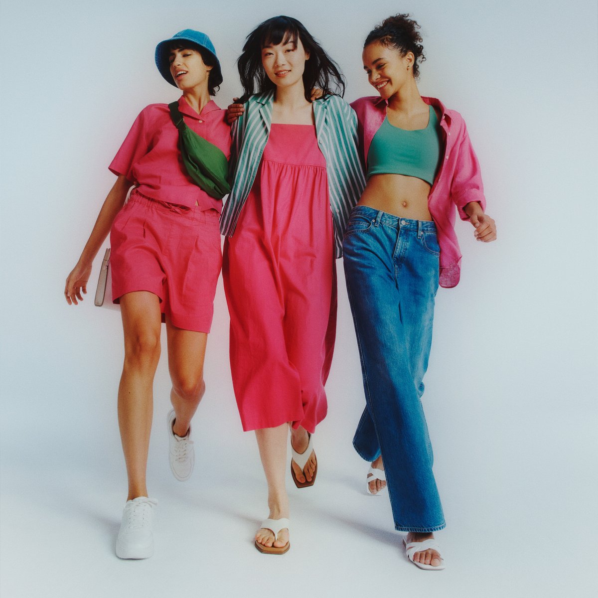 UNIQLOPH's tweet photo. Coolly Natural  

Linen Collection.
Airy, elegant, and comfortable, linen is a heritage natural fabric. Linen is the essential canvas for an elevated, warm-weather wardrobe.

Shop here now: https://t.co/kOEPAUHWtl

#UniqloPH #LifeWear #UniqloEssentials https://t.co/LOEFJip86u
