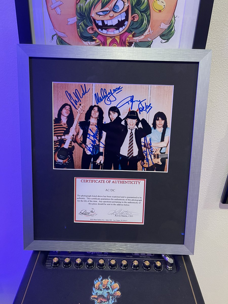 DaveyJGames's tweet photo. Today, my amazing @playSHRAPNEL family gifted me this signed photo of AC/DC. They certainly know how to charm this sarcastic, old, curmudgeon heart of mine. https://t.co/aQzG1g3LK3