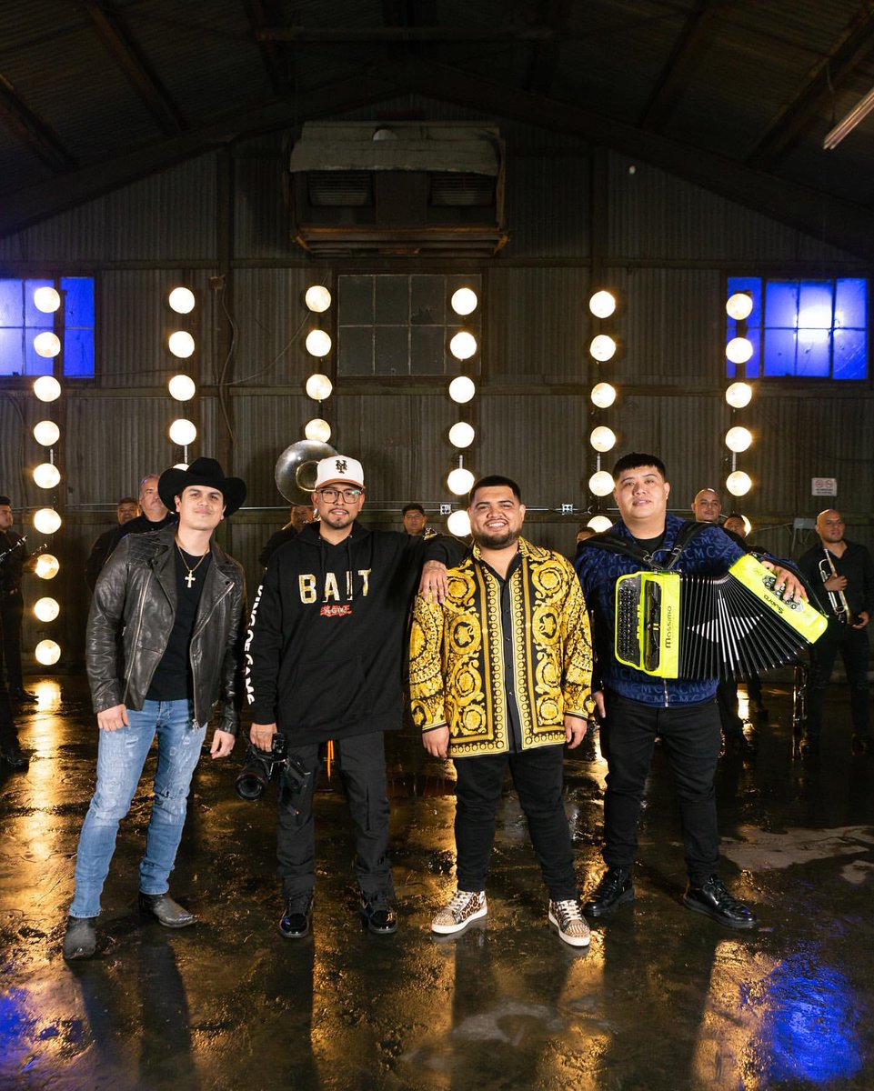 moppetsdeRC's tweet photo. Repost• @regulocaro Haciendo musica con unos de los grupos que admiro mucho desde hace mucho @legado_7 @ramonlegado7 @alexlegado7 video hecho por @siccmade93 esperenlo pronto!!! #TeamMoppets #VivaLaMoppetiza #MoppetsDeReguloCaro 🐸 https://t.co/ihPcpTV3zj