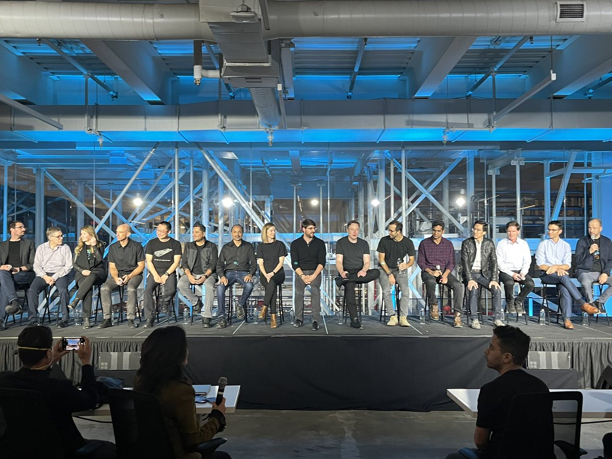 applelinux's tweet image. Super excited to be able to attend the Tesla Investor day. So impressed by  the great work of the @Tesla team and really appreciate the opportunity as one of the 50 retail investors to attend the event! @MartinViecha