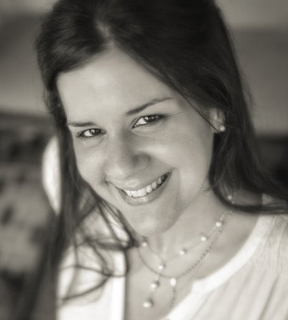 MarlinEstrella2's tweet photo. Tengo amigos y amigas que sufren de depresión severa y me duele tanto no acudan a mi para por lo menos me cuenten sobre su situación, en dos ocaciones se los he dicho y me cortan y desvían el tema. La #SaludMental es un tema muy delicado pues el primer paso es aceptar; necesitas ayuda, en muchas ocaciones la depresión se oculta y se viste de sus más costosas galas para confundir a su entorno. Acéptalo, busca ayuda y si no quieres que yo te ayude por la razón que fuese, existen muchos profesionales excelentes en el área. Yo te puedo recomendar l, es más ya lo he hecho y me pones excusas que es esto o lo otro. Nunca olviden ustedes dos que me están leyendo: LA DEPRESIÓN MATA…. Que en paz descanse Aida Cristina Rivas Brache. Que tú muerte sensibilice a muchos.