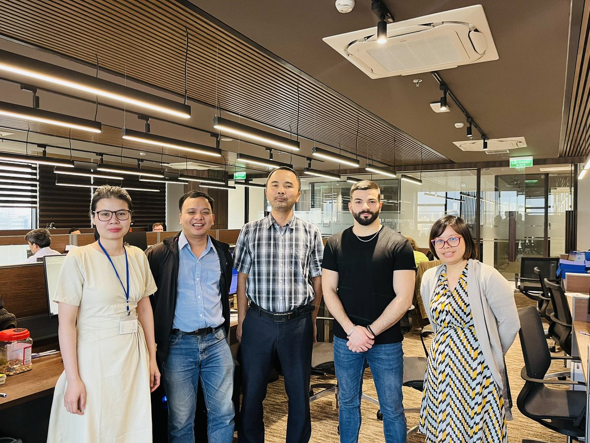 I’m so happy to stay this month in Vietnam🇻🇳 and work with this beautiful team at <a href="/dtc2lab/">DTC2Lab at DuyTanUniv</a> 
Thank you for your warm welcome😊 <a href="/duyquang_dao/">Duy-Quang Dao</a> <a href="/LeAnh00964766/">Le Anh</a> <a href="/DinhHieu_Chem/">Dinh Hieu Truong</a> <a href="/ThiChinhNgo1/">Thi Chinh Ngo</a> 
New results are coming soon😉
#pesticides #atmoschem #compchem