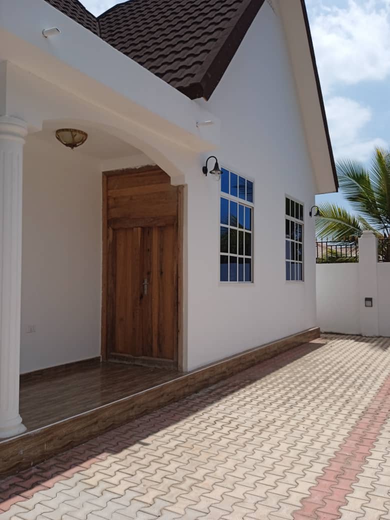 TerranovaEstate's tweet photo. 🔥FULL HOUSE FOR SALE🔥
Features:
3 Self Contained rooms, 2 Standard rooms (Total 5 rooms), 2 kitchen (1 within the house, 1 in the outer building), Public Toilet, 2 Verandah, Gated fence.
Asking Price: 500 Million TZS.
free to contact us:
+255 776 655 655
+255 710 560 560 https://t.co/JwKNoYYmUp