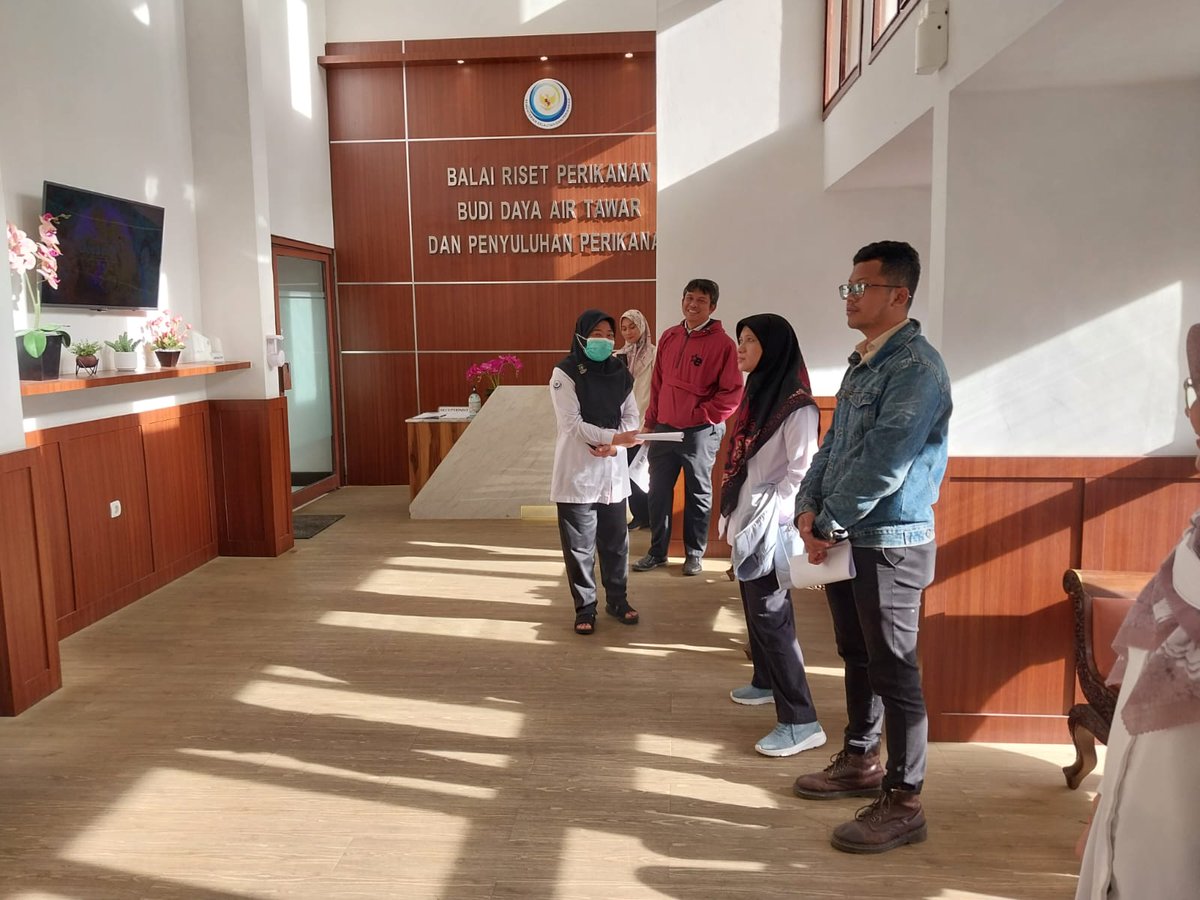 Rudi Alek Wahyudin (@alekrudi) on Twitter photo Mendampingi Kepala #BRSDM <a href="/in_radiarta/">INRadiarta</a> bersama Kepala <a href="/pusriskan/">BPPSDM_PUSRISKAN</a> <a href="/YayanHikmayani/">Yayan Hikmayani</a> dan Plt Kepala
<a href="/brpbatpp_bogor/">BPPSDM_brpbatpp</a> tinjau sarana prasarana BRPBATPP, Bogor, (1/3)
#KKPThrive #SDMKP #BRSDMINFINITY
<a href="/kkpgoid/">KKP RI</a> <a href="/saktitrenggono/">Sakti Wahyu Trenggono</a> Mendampingi Kepala #BRSDM <a href="/in_radiarta/">INRadiarta</a> bersama Kepala <a href="/pusriskan/">BPPSDM_PUSRISKAN</a> <a href="/YayanHikmayani/">Yayan Hikmayani</a> dan Plt Kepala
<a href="/brpbatpp_bogor/">BPPSDM_brpbatpp</a> tinjau sarana prasarana BRPBATPP, Bogor, (1/3)
#KKPThrive #SDMKP #BRSDMINFINITY
<a href="/kkpgoid/">KKP RI</a> <a href="/saktitrenggono/">Sakti Wahyu Trenggono</a>