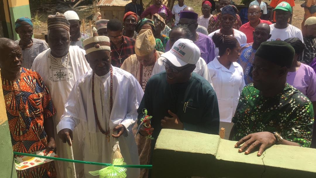 The Onigbemo of Igbemo Ekiti, Oba Adewumi Daramola, other stakeholders have hailed the Deputy Speaker,  House of Assembly, Rt Hon Hakeem Jamiu, for facilitating the construction of Multipurpose Hall of Oloketuyi  Gramms Schl and the renovation of the old maternity in the town.