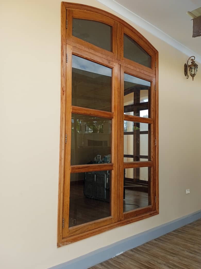 TerranovaEstate's tweet photo. 🔥FULL HOUSE FOR SALE🔥
Features:
1 Master bedroom, 2 Standard room, Public Toilet, Kitchen. Gated compound
Asking Price: 600 Million TZS.
free to contact us:
+255 776 655 655
+255 710 560 560
+255 719 897 295
Email:info@terranova.co.tz https://t.co/imYIvbtQRt