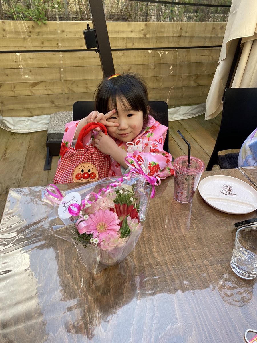opera_park's tweet photo. 小さな常連さんです♪
今日はとっても可愛い着物姿で来てくれました♡
#OperaSeasons
#OperaCafe https://t.co/lAbnmV9Tfi