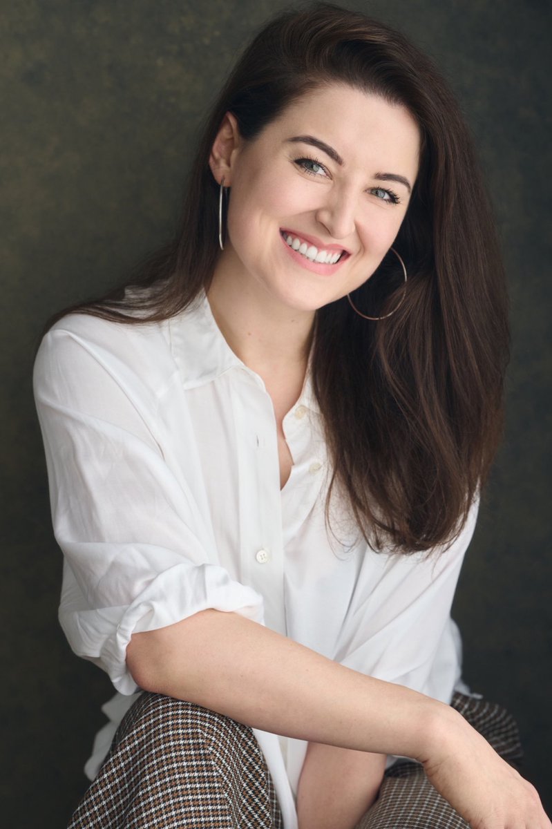 New snaps of the old mug 💛
I tell you what, growing your hair, buying new clothes, wearing significantly less eyeliner and being diagnosed with ADHD 28 years late does wonders for your ability to stop giving a fuck during headshots and just chill out😅

More soon!
📸<a href="/ABPortraits/">AirbournePortraits</a>