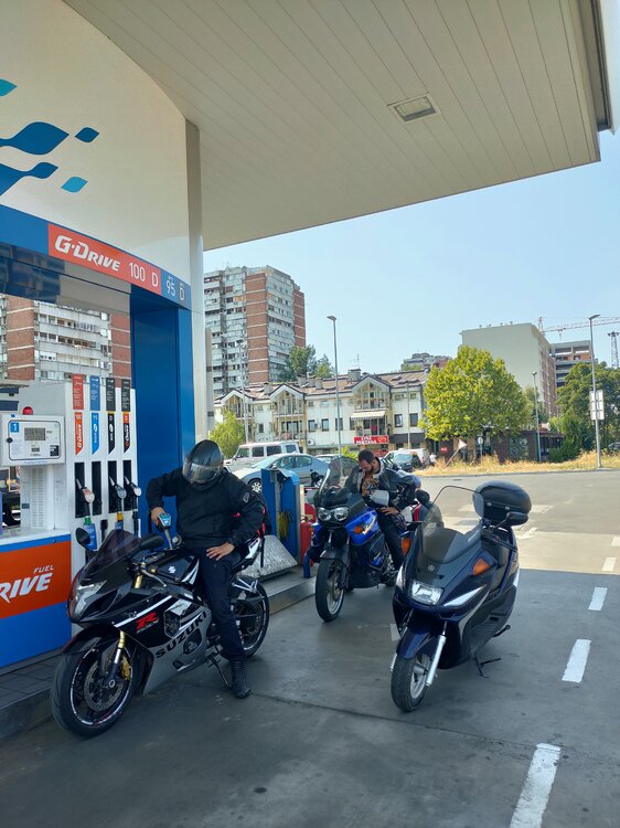 bjbikers's tweet photo. 3 malera za srećan put u 3 države za 3 dana i 3 vozača - https://t.co/YkfD84VCOE #bjbikers https://t.co/74yo92Dxc7