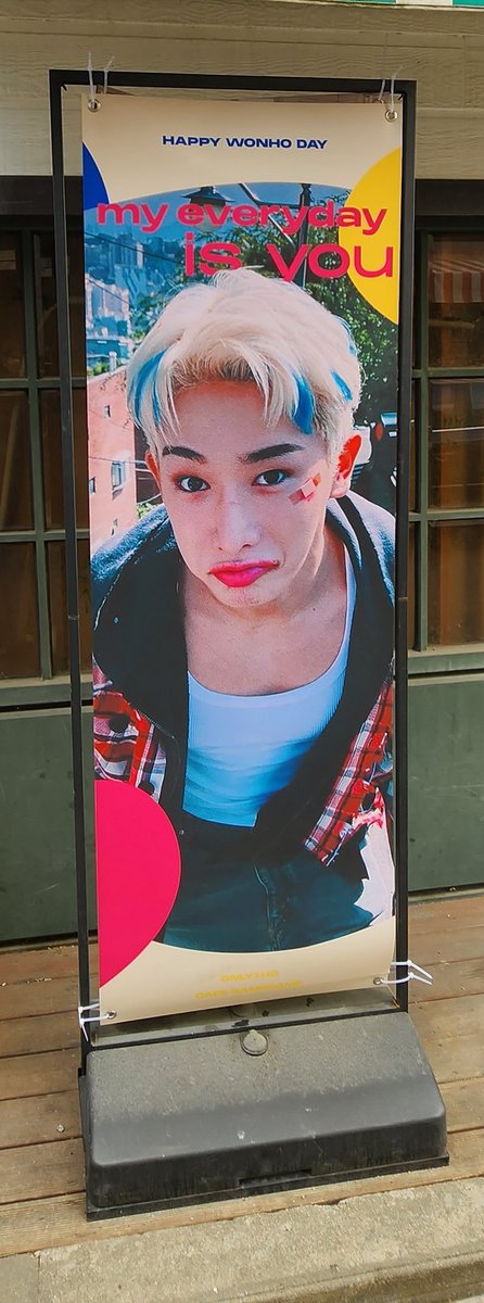 SaviJeab's tweet image. (ต่อ) วันที่ 4ยังไม่จบง่ายๆ 28 Febจากร้านกระต่ายเมื่อกี้เดินตรงมาก็เจอร้าน Same same เค้กกระตุ่ยน่ารักมาก
@only1HO Thank you so much for your setting up the cafe. 
#my_everyday_is_wonho
#나의_매일은_원호