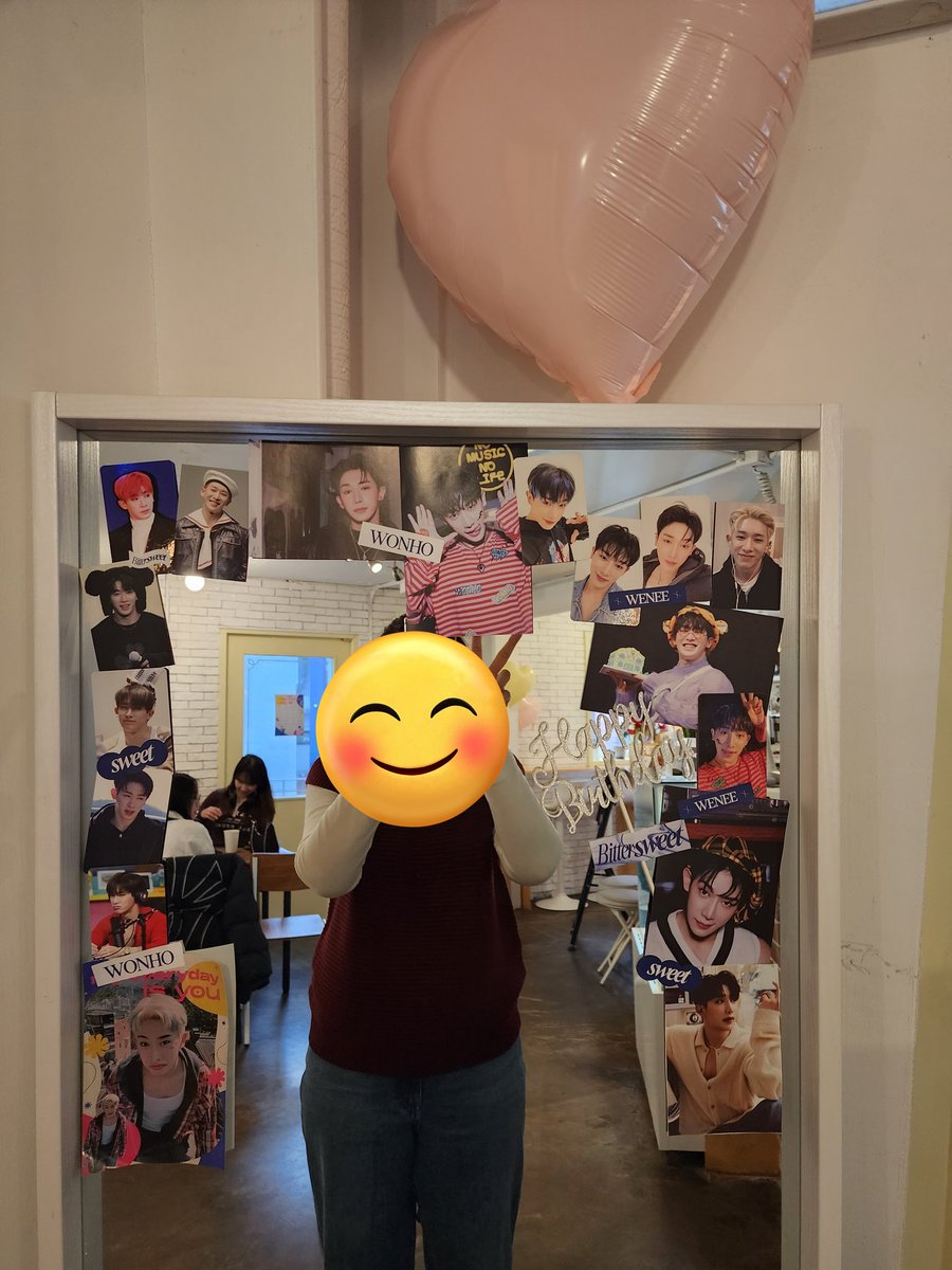 SaviJeab's tweet image. (ต่อ) วันที่ 4ยังไม่จบง่ายๆ 28 Febจากร้านกระต่ายเมื่อกี้เดินตรงมาก็เจอร้าน Same same เค้กกระตุ่ยน่ารักมาก
@only1HO Thank you so much for your setting up the cafe. 
#my_everyday_is_wonho
#나의_매일은_원호