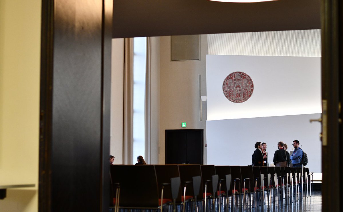 Die Türen der #ESciTage2023 schließen sich, aber wir hoffen, dass sich für alle Teilnehmenden viele neue Türen geöffnet haben!

Und v.a. diejenigen, die es dieses Jahr nicht geschafft haben, dürfen sich auf die Aufnahmen einiger Talks und den Tagungsband freuen!

➡ Infos folgen