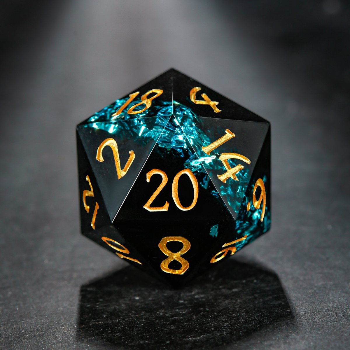 CrystalMaggie2's tweet photo. Blue tinsel &amp; black resin dice set.💙❤️😍✨🔥

#dnd #dice #ttrpg https://t.co/YqTQcT7e0i