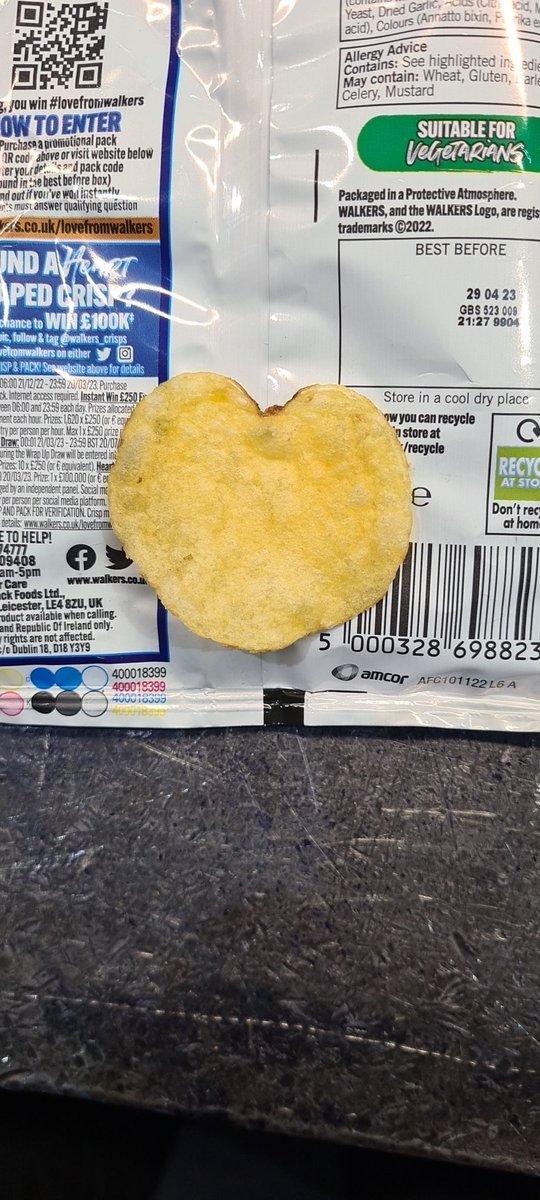 pipmuckle77's tweet photo. @walkers_crisps #lovefromwalkers https://t.co/Tq7mhVI8sZ