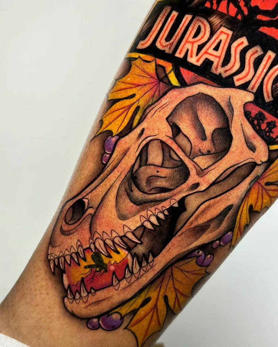 manu_pimp's tweet photo. Cuando un tatuador se la saca tanto y tienes la suerte de que sea en tu piel. https://t.co/Tuat0u2rY4