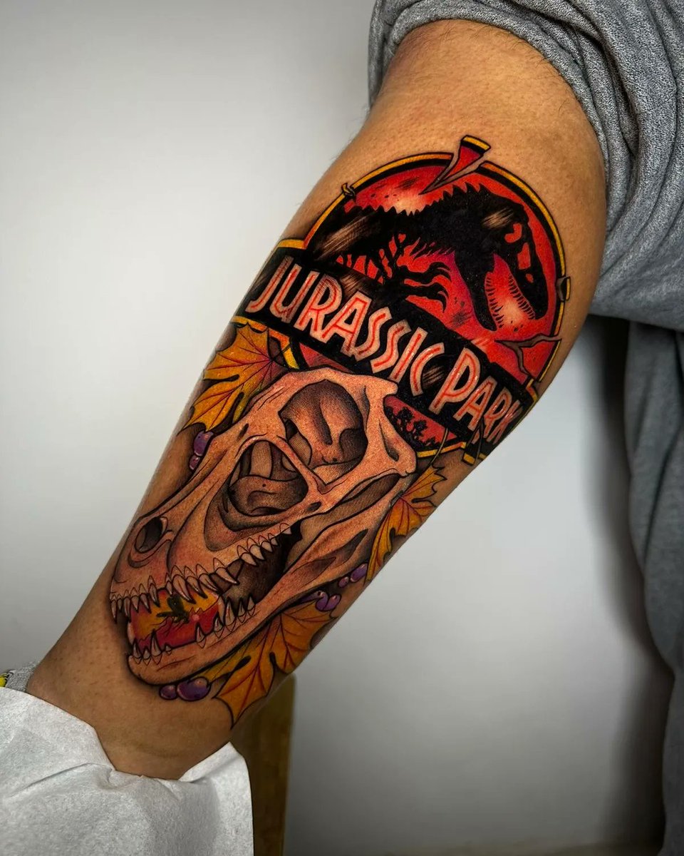 manu_pimp's tweet photo. Cuando un tatuador se la saca tanto y tienes la suerte de que sea en tu piel. https://t.co/Tuat0u2rY4