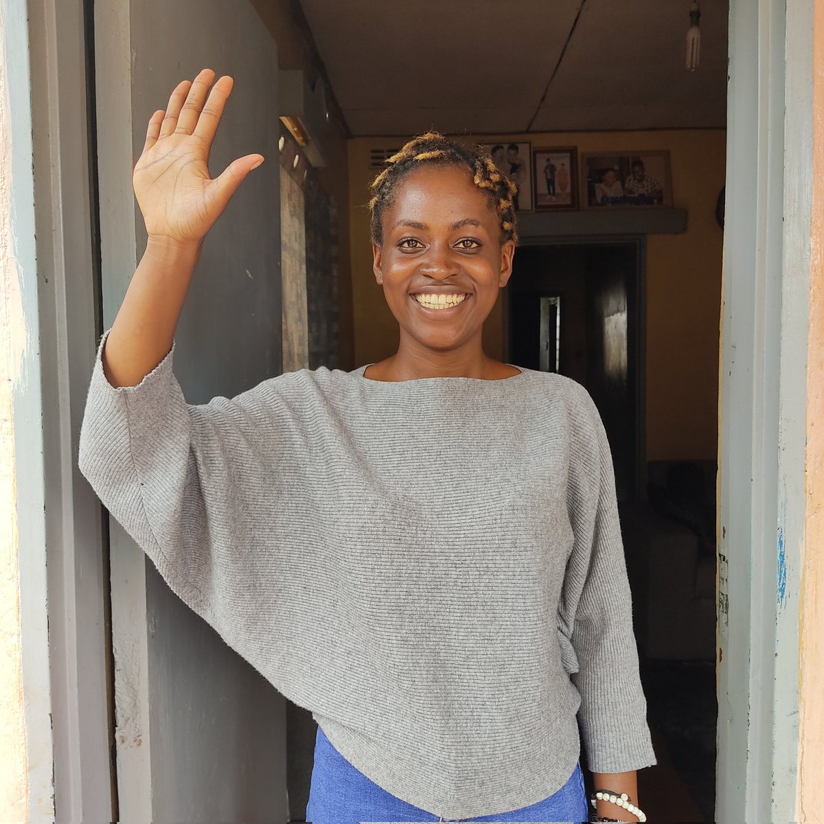 ______Francine's tweet photo. My name is Francine Niyomuhoza. I am a GPE youth Leader from Malawi. I raise my hand for education because I believe that Education empowers youth including refugees to attain knowledge and skills that can be used in different aspects of their lives. https://t.co/Hr5dkXnDIK