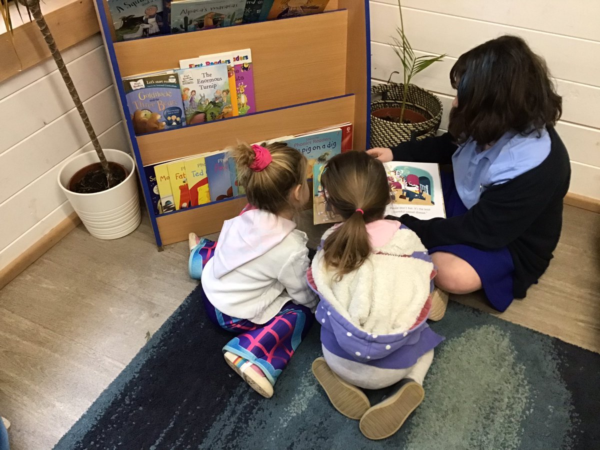 GoodrichCESch's tweet photo. Peregrine Class have been sharing the joy of books by reading to our Goldcrest children. #GSperegrine #GSgoldcrest #GSreading https://t.co/yf1HgRJnYb