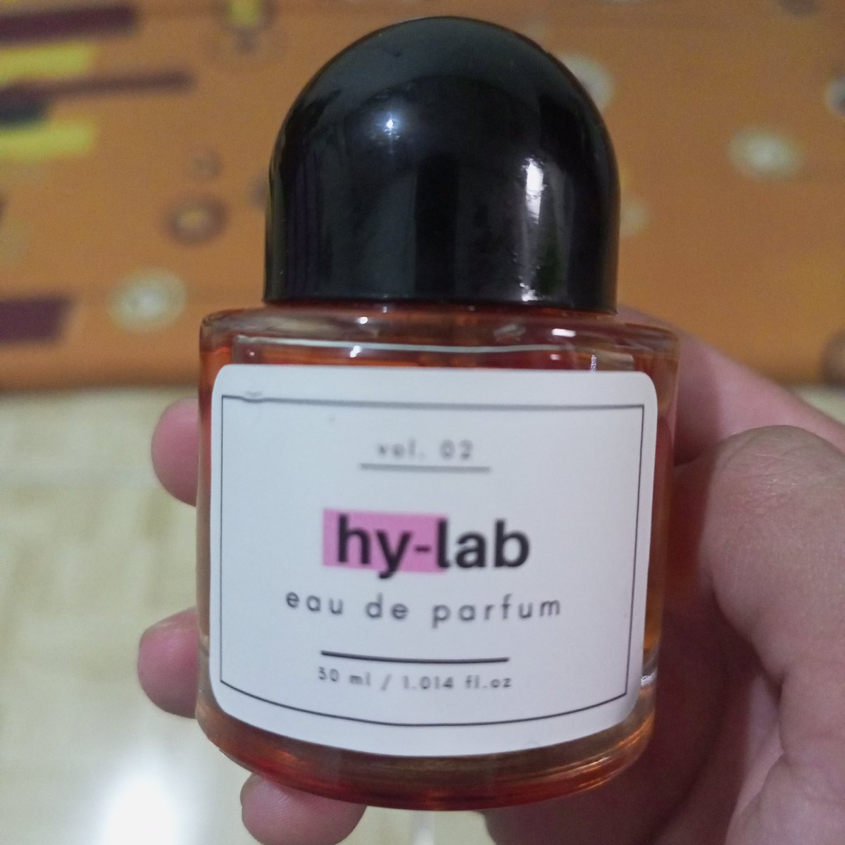Rakwono's tweet photo. ASLI NIH PARFUM MANTUL! Punya wangi dan manfaat yang berbeda. Vol 1 cocok buat abang-abang kalo mau shalat Jum'at dan Vol 2 cocok buat kamu yang mau cuddle karena rasanya manis, dijamin ayang nempel terus. 😳👍

Vol. 1 - https://t.co/C9JicbsMNj
Vol. 2 - https://t.co/vTC2f333l4 https://t.co/T2oiRKSk0c