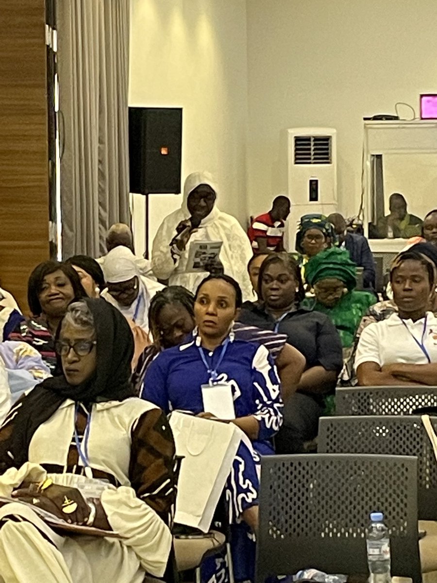 DomimutJoseph's tweet photo. #JIFM à Dakar. Accès aux services essentiels: rôle des #Femmes mutualistes dans l’accès à l’eau. Interdépendance avec #Santé. J’y ai témoigné des travaux ⁦@lecese⁩ @DDFE «Inégalités de genre, crise climatique&amp;transition écologique » ⁦@mutualite_fr⁩ ⁦@MutElles⁩ https://t.co/RObbu3dt83