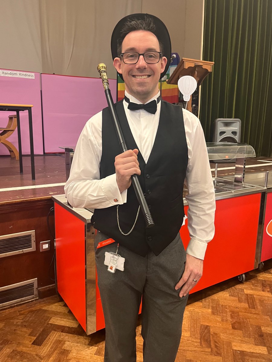 EnglishSjl's tweet photo. A terrific staff fancy-dress turnout for this year's WBD "Guess the Book and Character Competition" at SJL https://t.co/QCXVLTuZz8