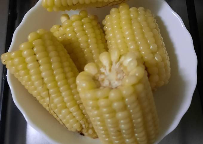 Nlt_Media1's tweet photo. Mealies😋
What do you call this in your language?

https://t.co/dTSqjOhZEy
#culture #mealies #language https://t.co/uICLOnrFAa