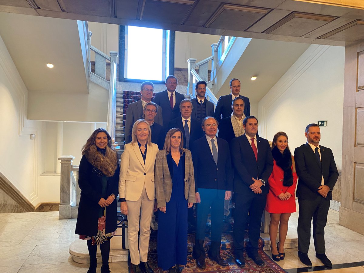 🆕El <a href="/PuertoDeVigo/">Puerto de Vigo</a> presenta en el <a href="/Senadoesp/">Senado de España</a> su estrategia de economía azul sostenible como un caso de éxito en la Unión Europea 👉apvigo.es
🤝Gracias al senador vigués <a href="/JavierGuerraFdz/">Javier Guerra</a> por invitarnos!

#economiaazulsenado <a href="/bluegrowthvigo/">Blue Growth Vigo</a> <a href="/carlosbotana12/">Carlos Botana Lagaron</a> <a href="/PPSenado/">PP Senado</a>