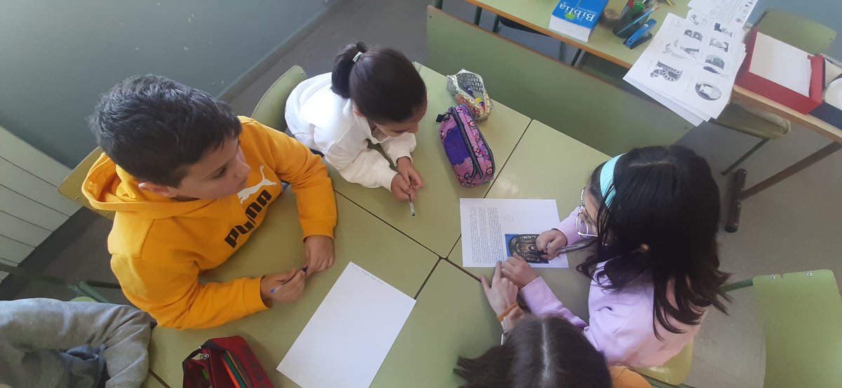 Los alumnos de 5° y 6° participan en el proyecto #Ubunto para conocer otros colegios y pueblos a través de un libro viajero.
<a href="/educacyl/">Educación JCyL</a> @diariodeunaprofe <a href="/miaula2punto0/">miaula2.0</a>
