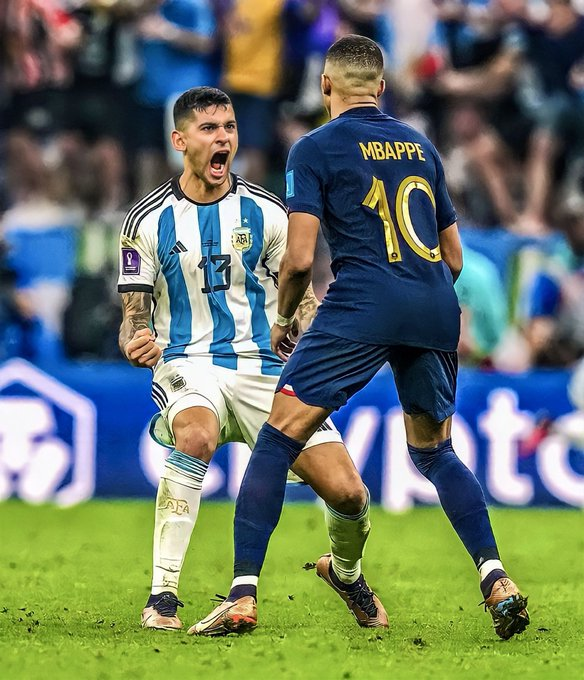 AtaqueFutbolero's tweet photo. "Es hermosa la foto. Siempre los malos de la película somos nosotros, pero Mbappé le estaba diciendo un par de boludeces a Enzo. Justo hizo el gol Leo y me salió de adentro".

🗣️ Cuti Romero, en TyC Sports. https://t.co/ovanzt67BO